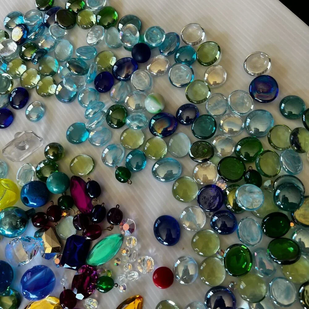 Beads, Baubles, Marbles: Flat, Round, Large Round, Ceramic Beads, Buttons, Resin